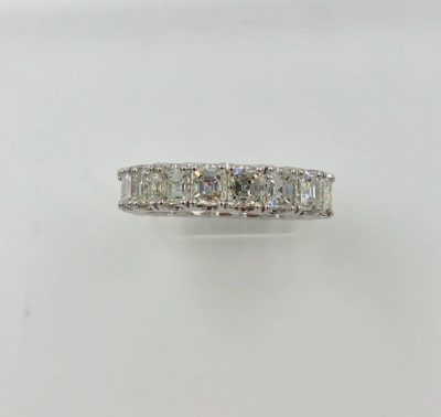 Classic diamond U Prong ring
