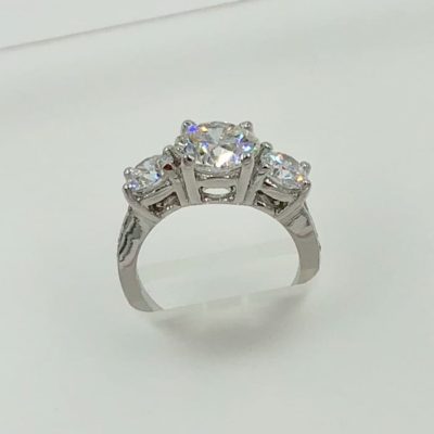 Very nice diamond engagement ring